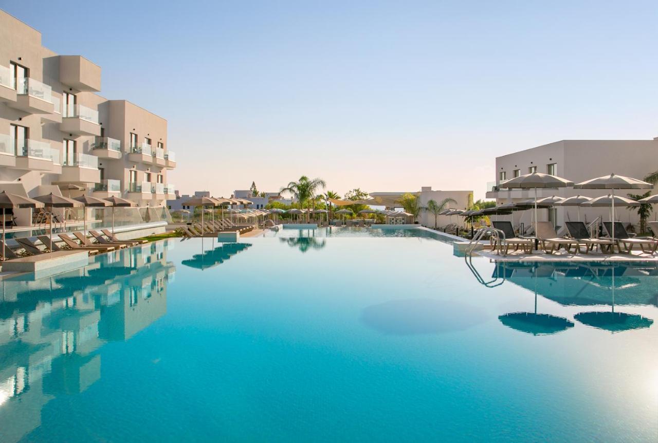 Hotel Atlantica Aqua Blue à Protaras Extérieur photo