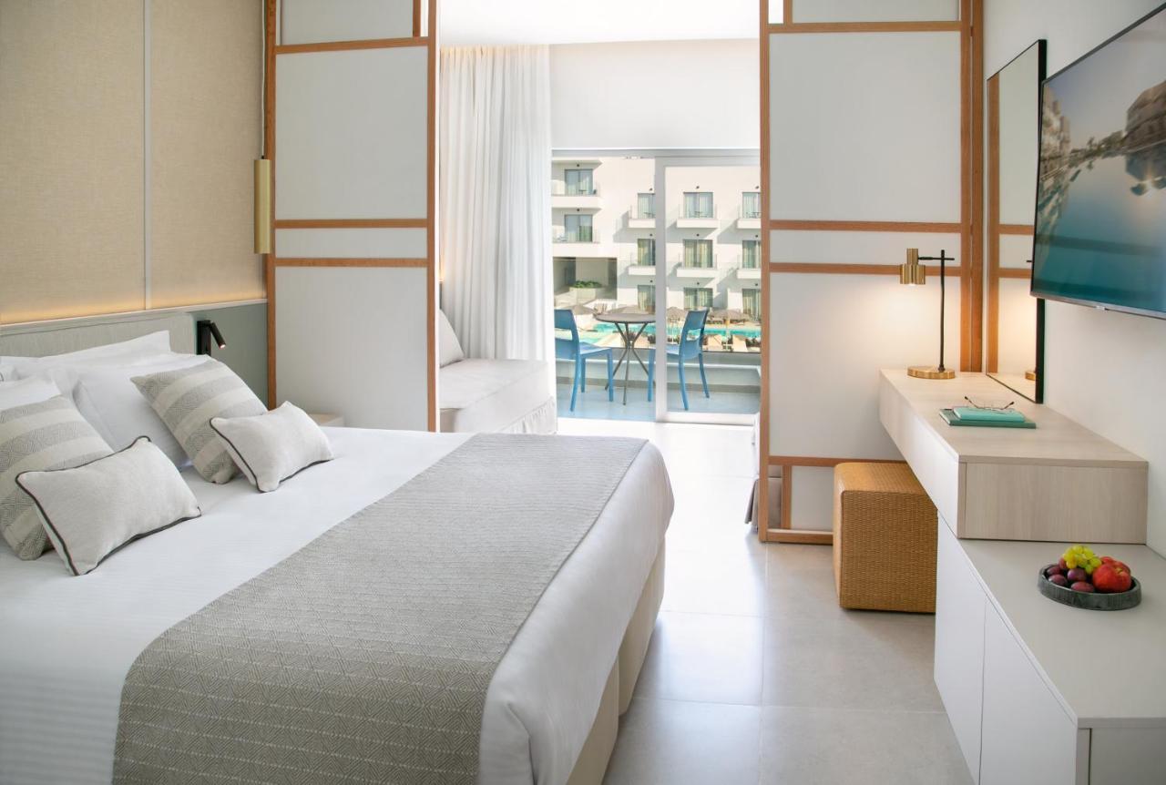 Hotel Atlantica Aqua Blue à Protaras Extérieur photo