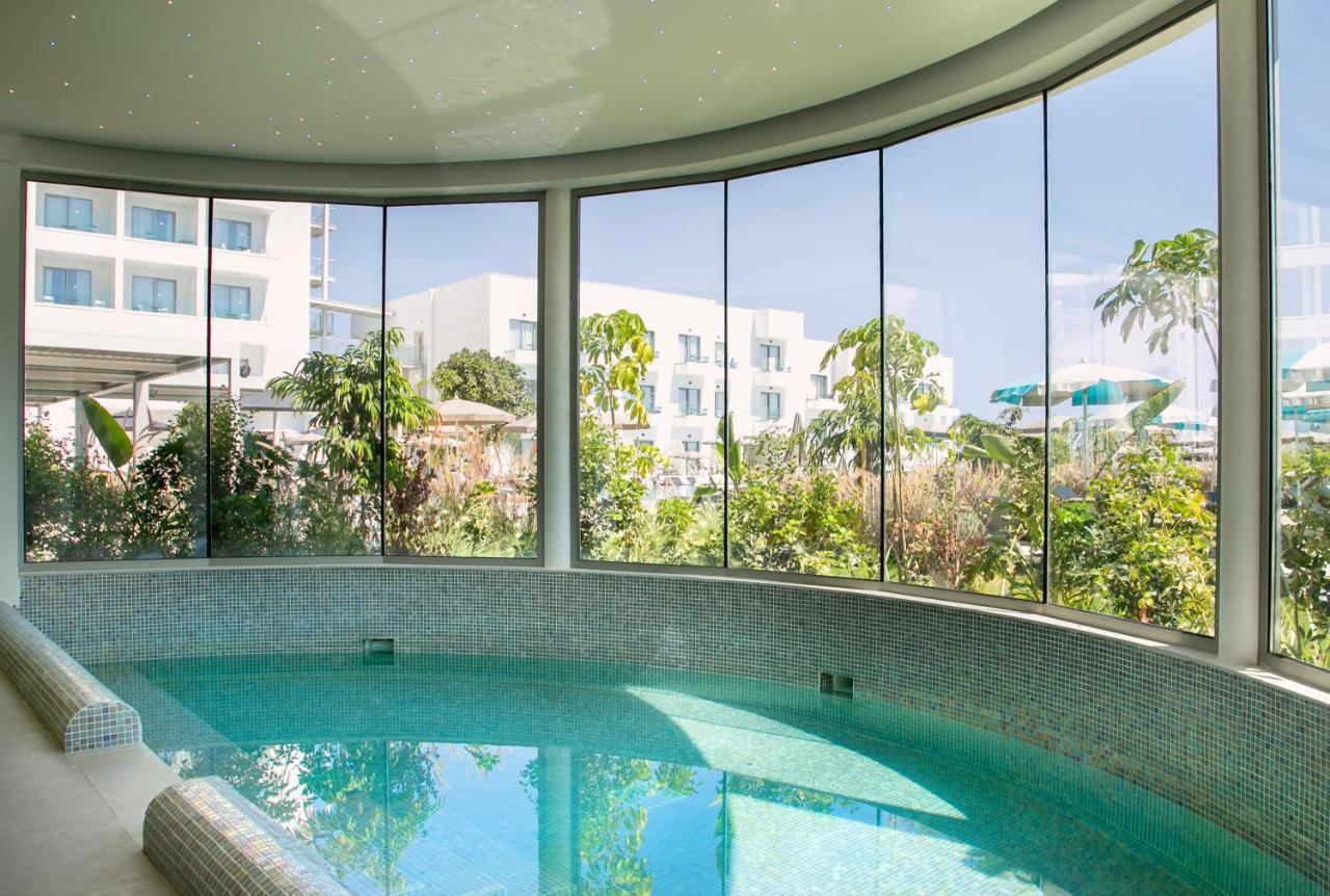 Hotel Atlantica Aqua Blue à Protaras Extérieur photo