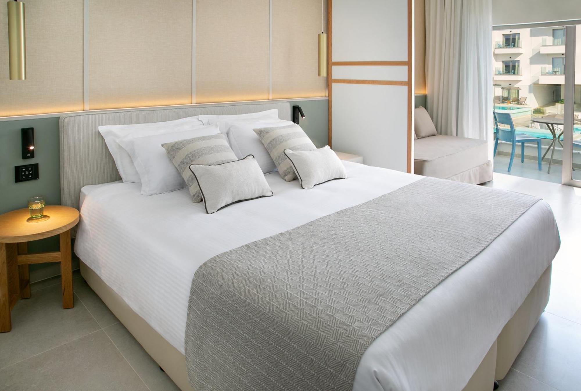 Hotel Atlantica Aqua Blue à Protaras Extérieur photo